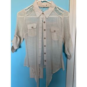 3/4 sleeve button up shirt
